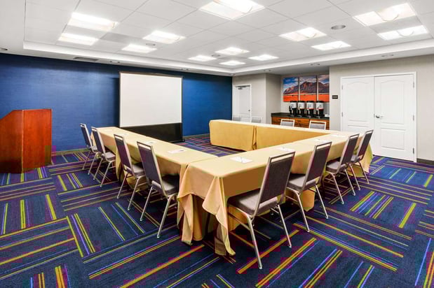 Images Hampton Inn & Suites Fairbanks