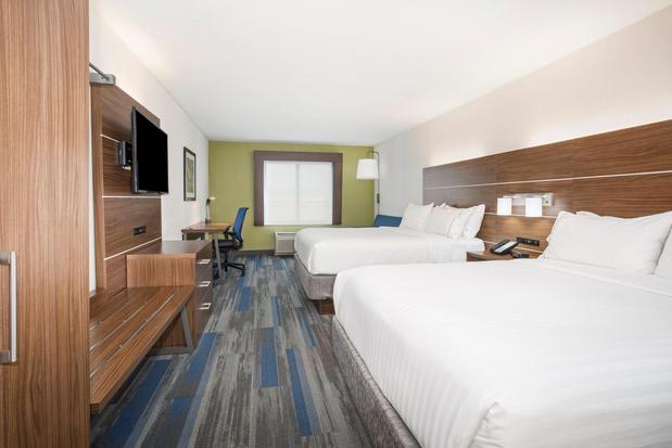 Images Holiday Inn Express Kansas City - at the Legends by IHG
