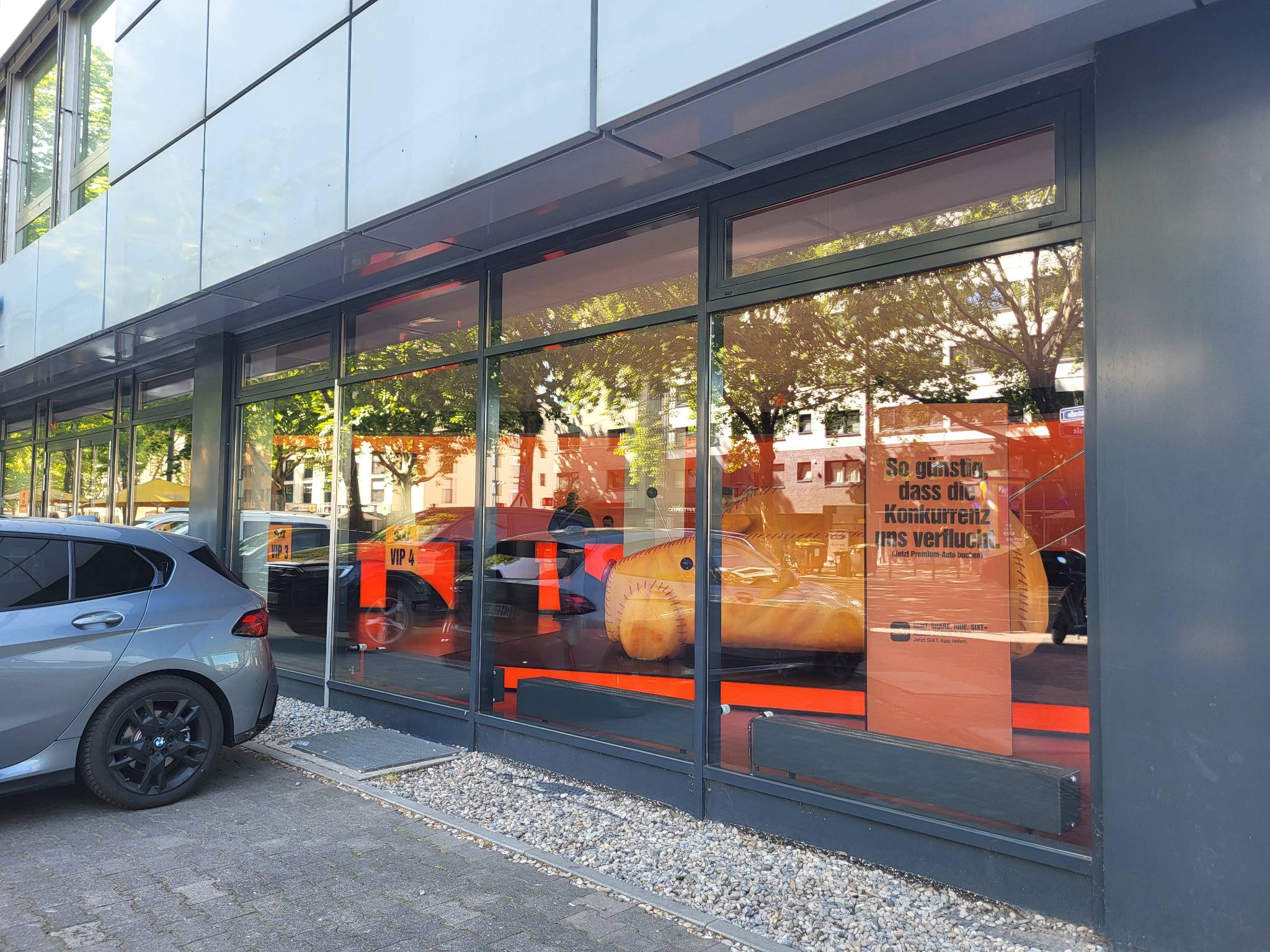 SIXT Transporter & Autovermietung Frankfurt am Main West/Messe, Mainzer Landstr. 351-353 in Frankfurt am Main