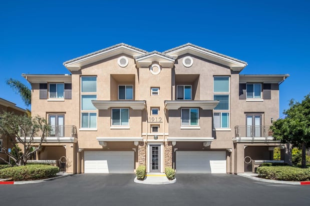 Images Camden Old Creek Apartments