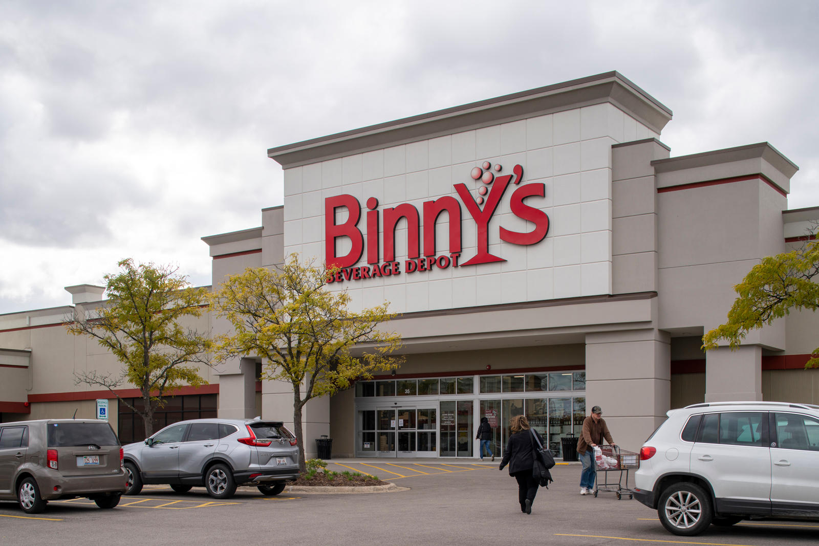 Binny's at Annex of Arlington Shopping Center