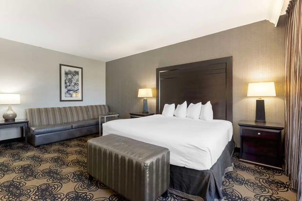 Images Best Western Plus Midwest Inn