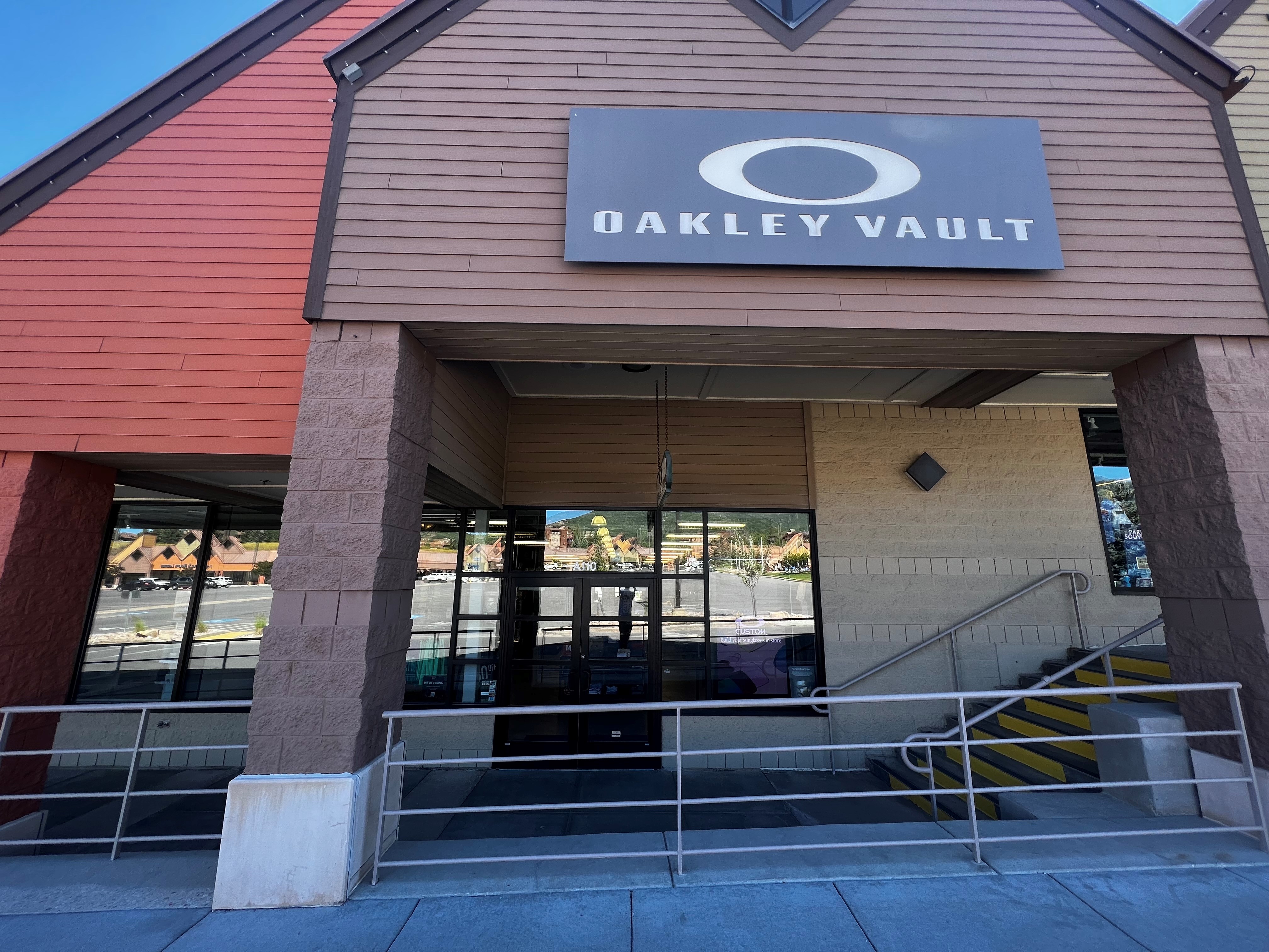 Oakley vault hot sale near me