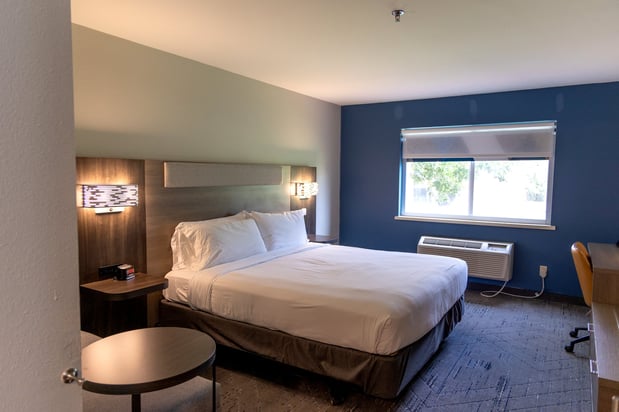 Images Holiday Inn Express & Suites Torrington by IHG