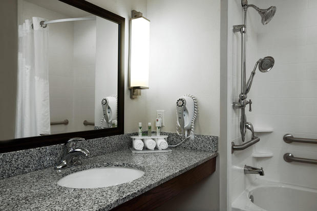 Images Holiday Inn Express & Suites Omaha South - Ralston Arena, an IHG Hotel
