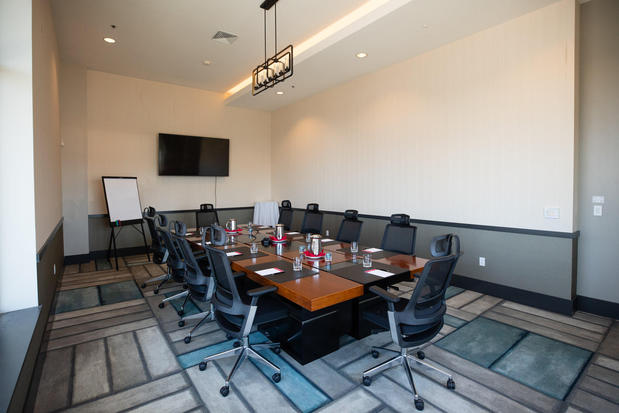 Images Hotel Indigo Seattle Everett Waterfront by IHG