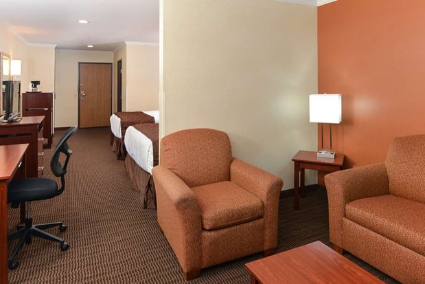 Images Best Western Plus Landmark Inn