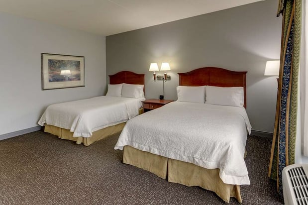 Images Hampton Inn & Suites Indianapolis-Airport