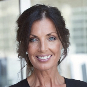 Rose LaVilla offers clients a steady place to address grief, anxiety, depression, trauma, and life transitions through personalized therapy. As a Licensed Clinical Social Worker, she provides holistic, strength-based care with EFT and trauma-informed support.