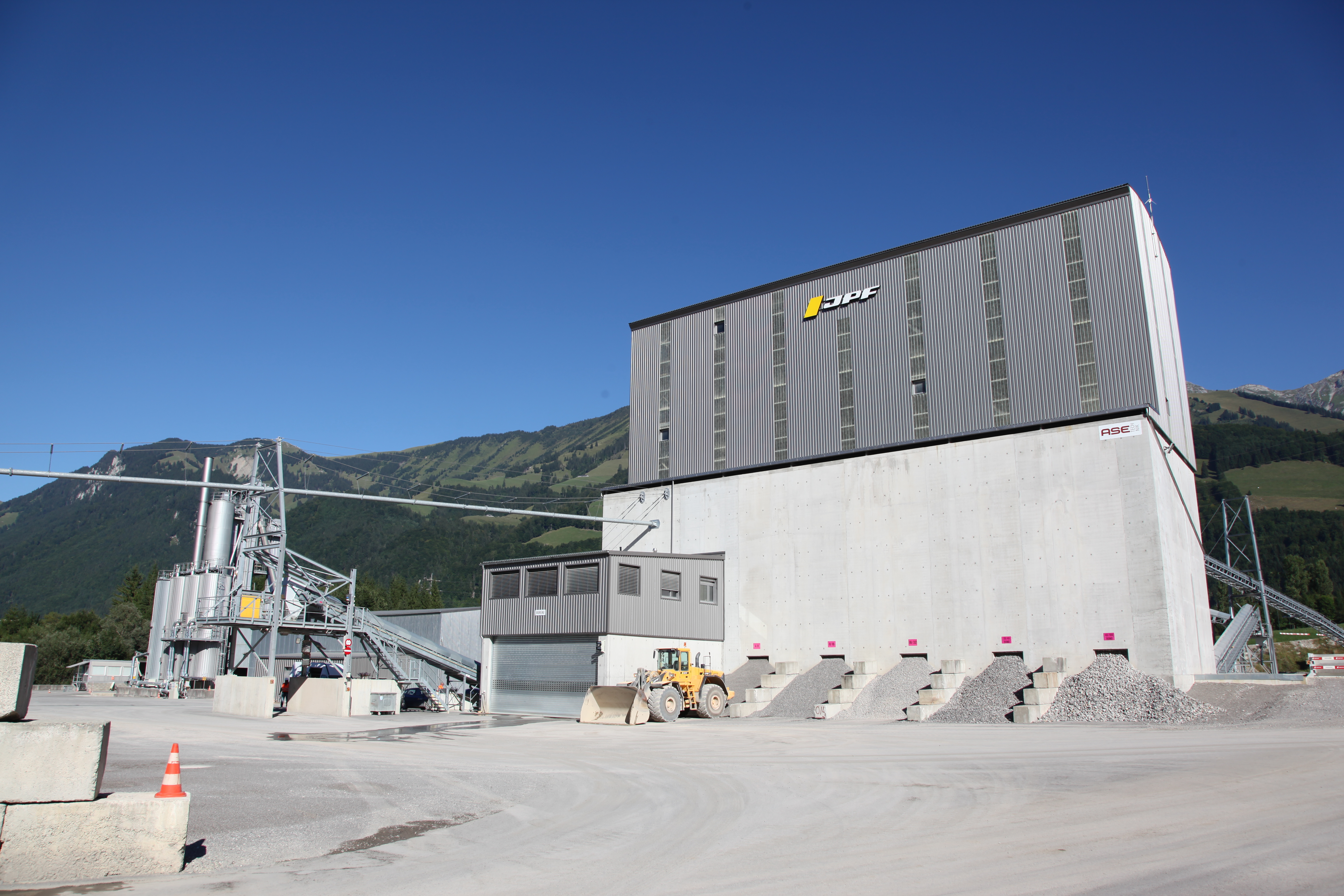 ASE Technik AG, Huwilstrasse 15 in Hochdorf