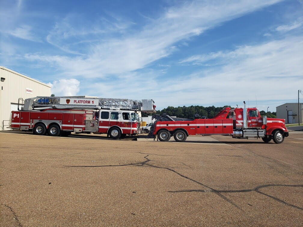 Hall’s Towing Service is a full service 24/7 towing company in Jackson, MS committed to providing the most comprehensive services for all your towing and recovery needs. Its starts with an experienced and friendly staff of customer representative.