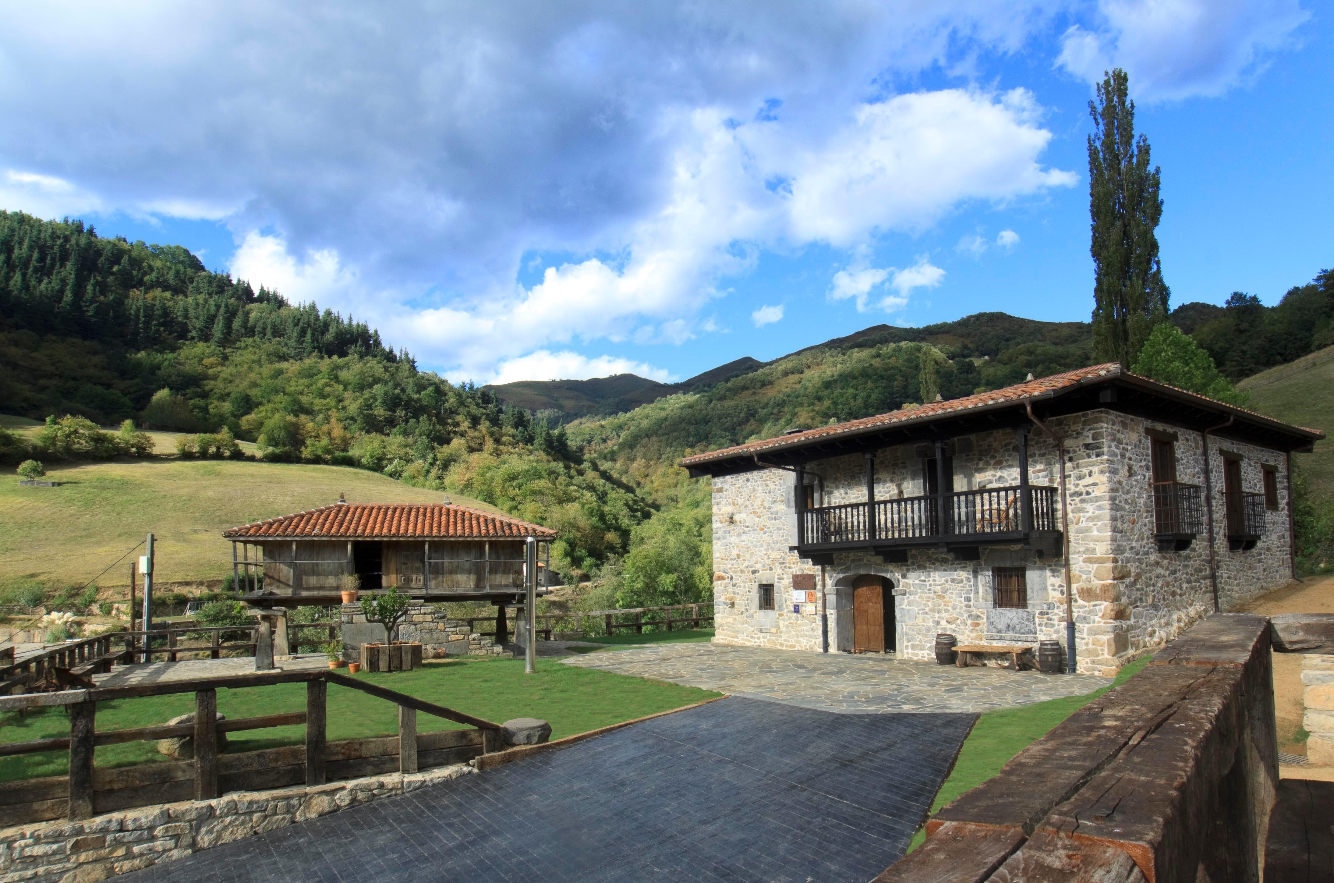 Casona De El Castañiu