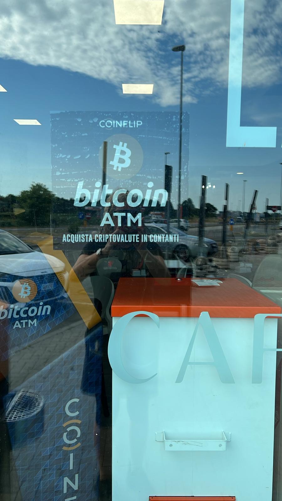 Images CoinFlip Bitcoin ATM - La Plaza Cafè (Casorate Primo)