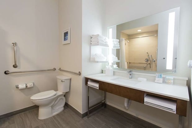 Images Hampton Inn Mustang