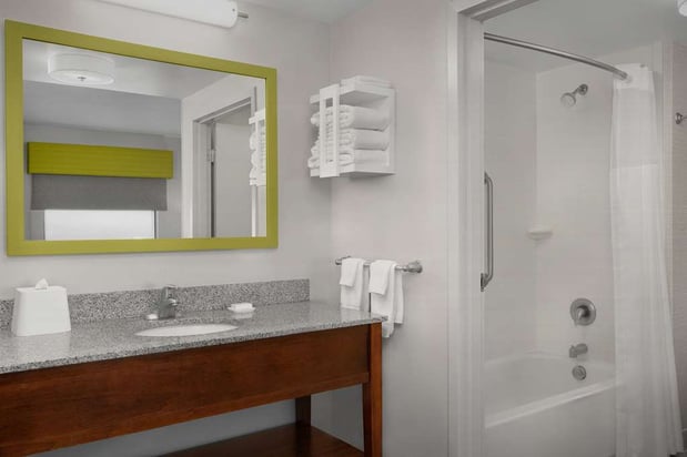 Images Hampton Inn & Suites Lynchburg