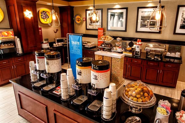 Images Hampton Inn & Suites Staten Island