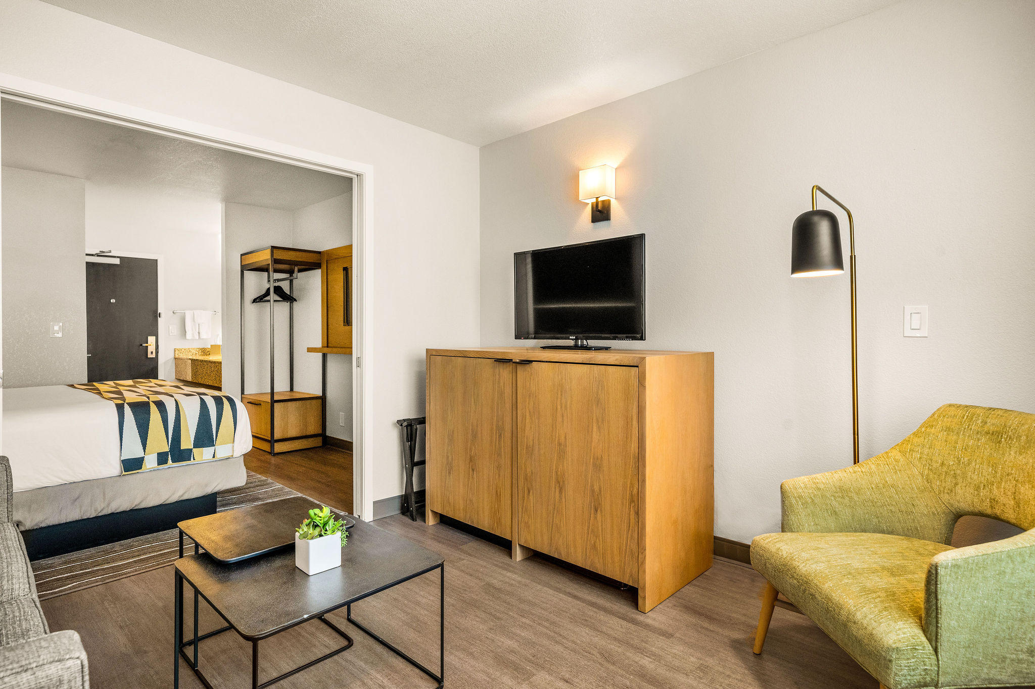Oxford Suites Redding Guestrooms