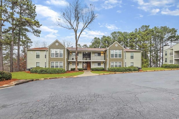 Images Elliot Gwinnett Place