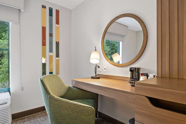 Images Hampton Inn & Suites Lake George