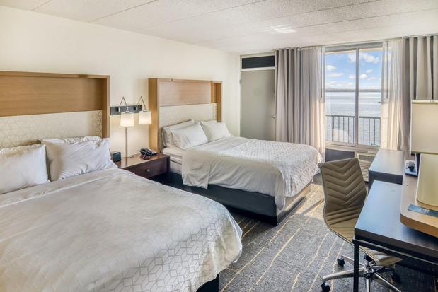 Images Holiday Inn Detroit Lakes - Lakefront, an IHG Hotel