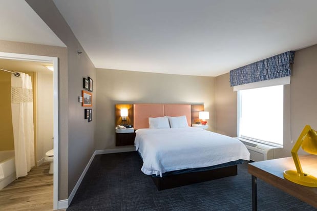 Images Hampton Inn & Suites Jamestown