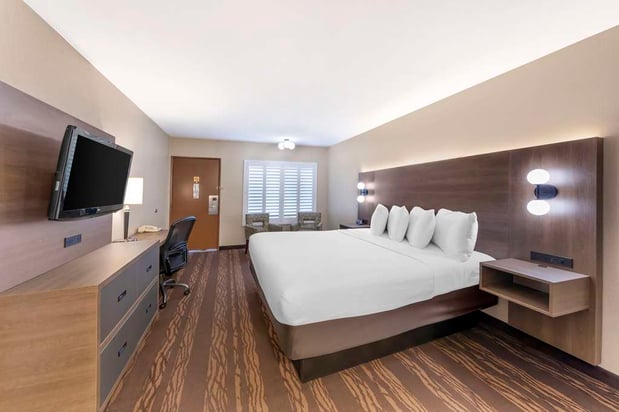 Images Best Western Plus Stovall's Inn