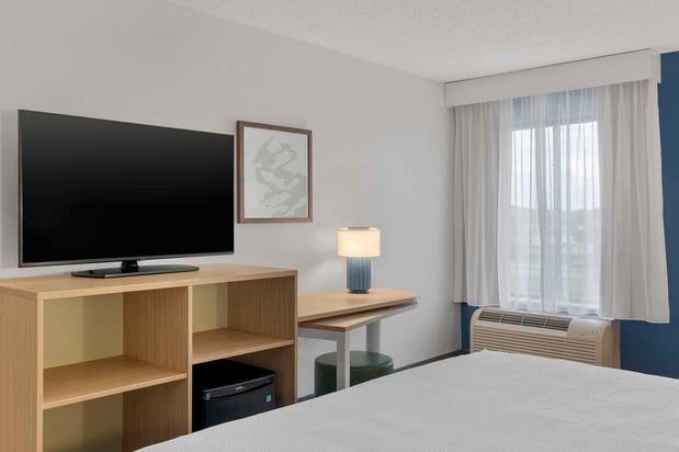 Images Spark by Hilton Newcomerstown