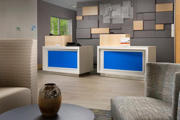 Images Holiday Inn Express & Suites San Antonio North - Windcrest by IHG