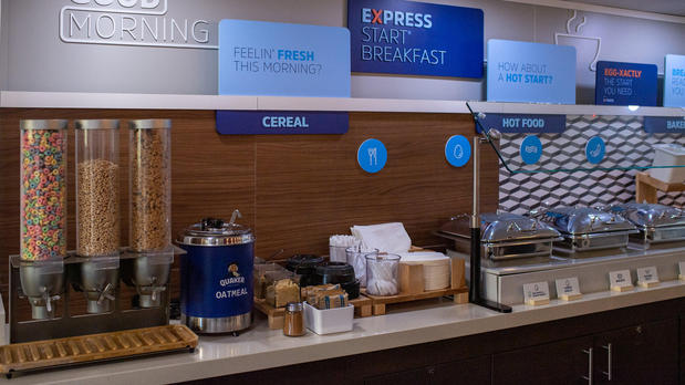 Images Holiday Inn Express Hickory-Hickory Mart by IHG