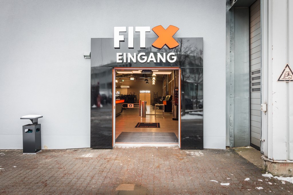 Bild 1 FitX Fitnessstudio in Fürth