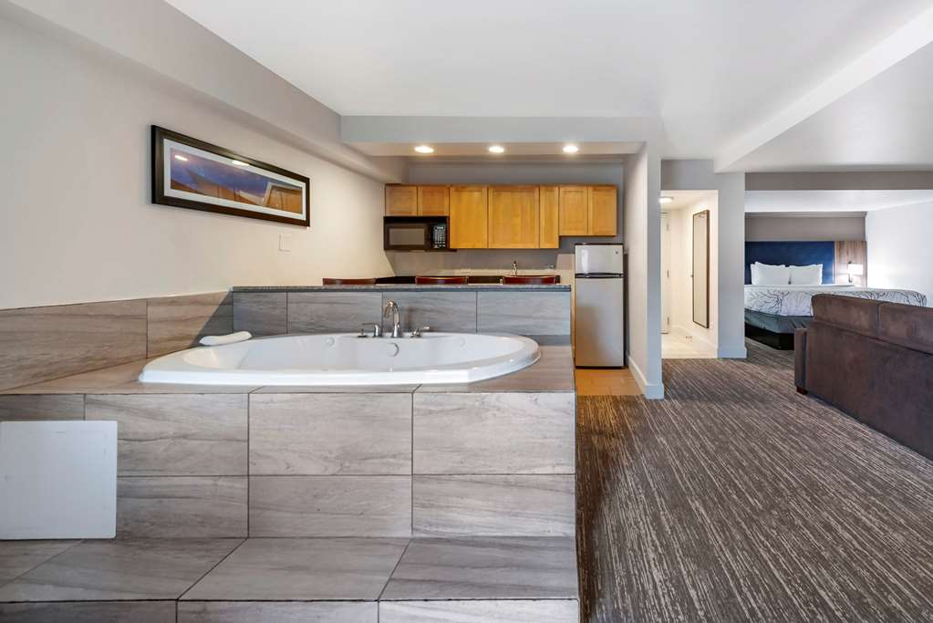 Guest Room Tub