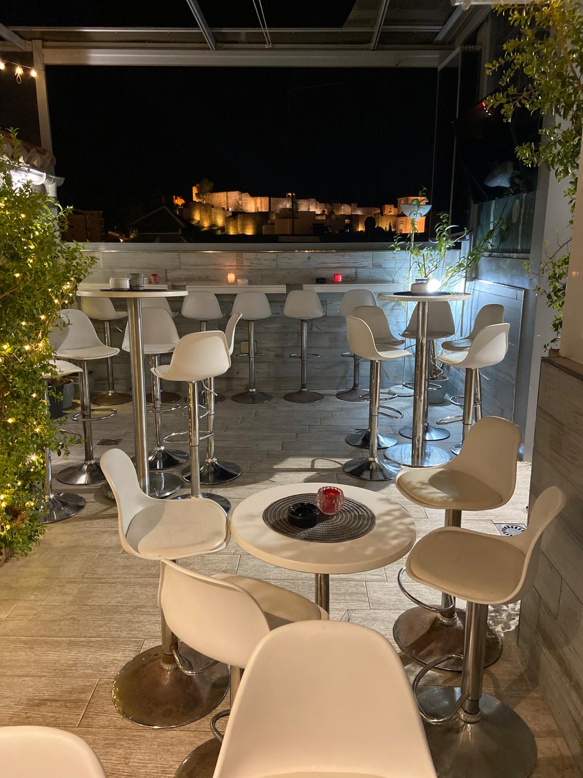 Images Terraza la Merced Karaoke Bar