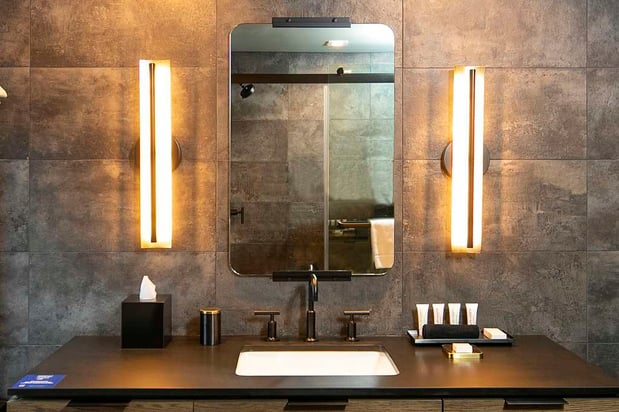 Images The Lloyd Stamford, Tapestry Collection by Hilton