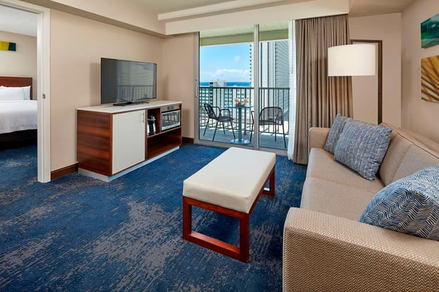 Images Hilton Garden Inn Waikiki Beach
