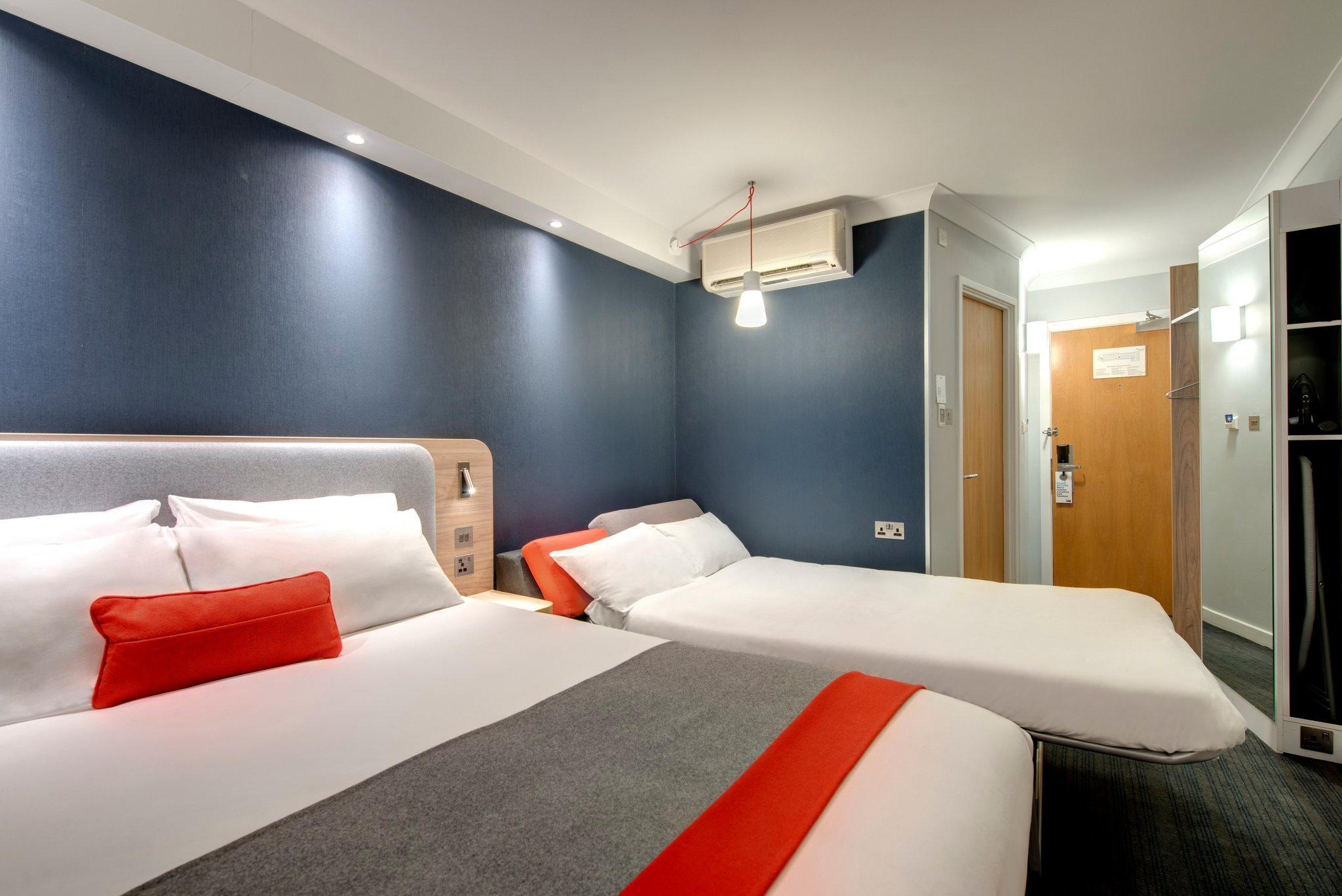 Images Holiday Inn Express Bath, an IHG Hotel