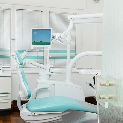 Dr. med. dent. Gergely Klinda-von Malinowski, Mariendorfer Damm 351 in Berlin