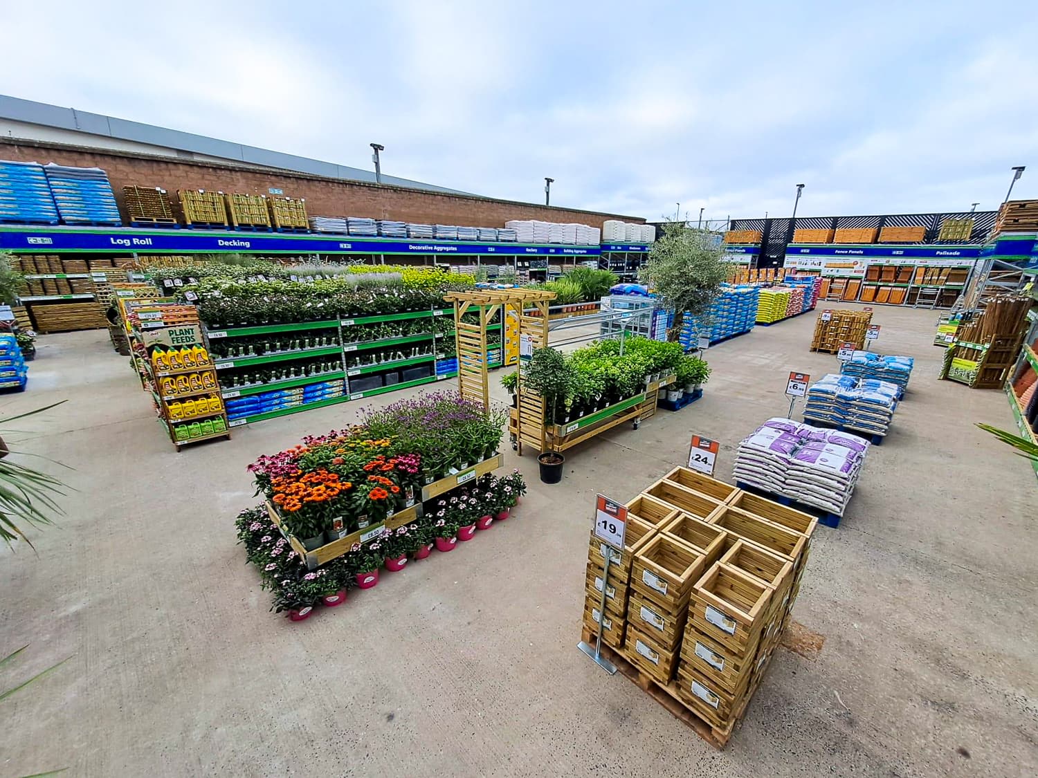 Images B&M Home Store with Garden Centre