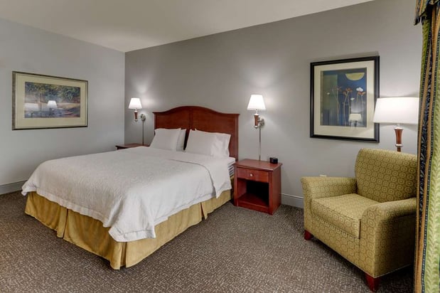 Images Hampton Inn & Suites Indianapolis-Airport