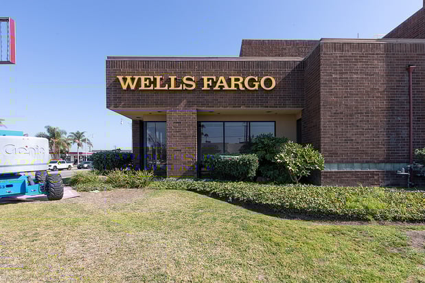 Images Wells Fargo Bank