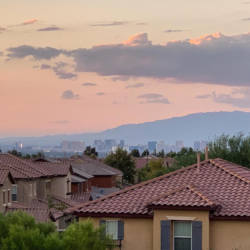 iProperties International - Amber Diskin Photo