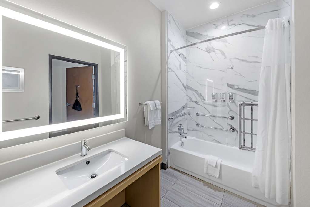 ADA Bathtub 