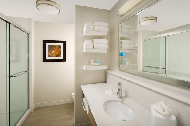 Images Hampton Inn & Suites Falls Church