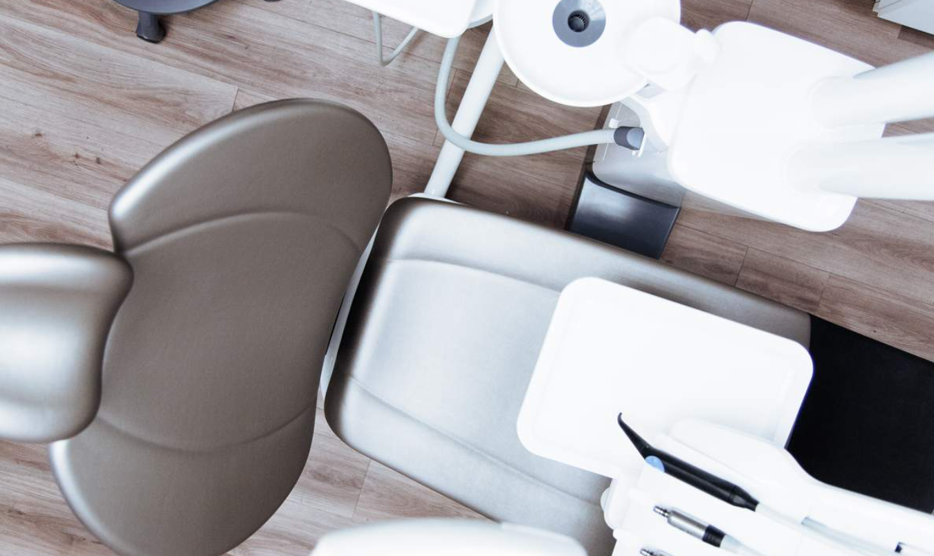 Images Centre de Spécialistes Dentaires Zeeba - Parodontie, Endodontie, Implant dentaire Longueuil
