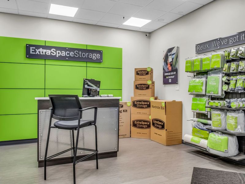 Images Extra Space Storage