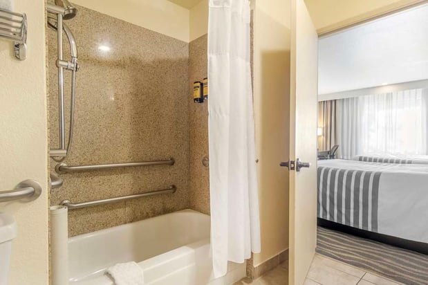 Images Best Western Plus Edmonds Harbor Inn