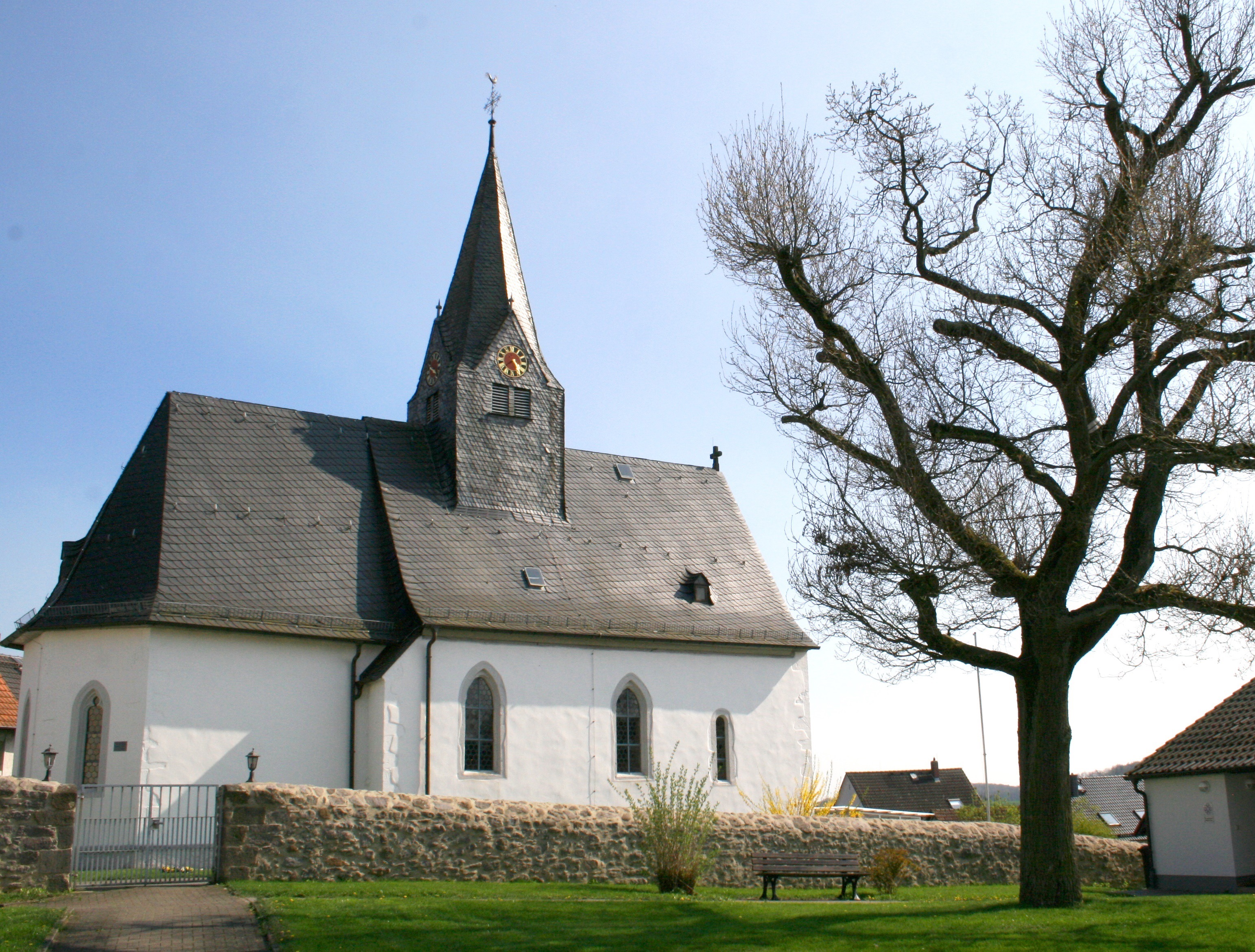Bild 1 Evangelische Kirche Ober-Bessingen - Evangelische Kirchengemeinde Ober-Bessingen in Lich