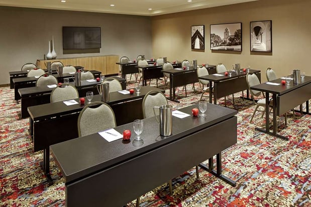 Images Hilton Garden Inn San Diego Old Town/SeaWorld Area