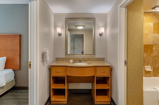 Images Hampton Inn & Suites Nashville-Vanderbilt-Elliston Place