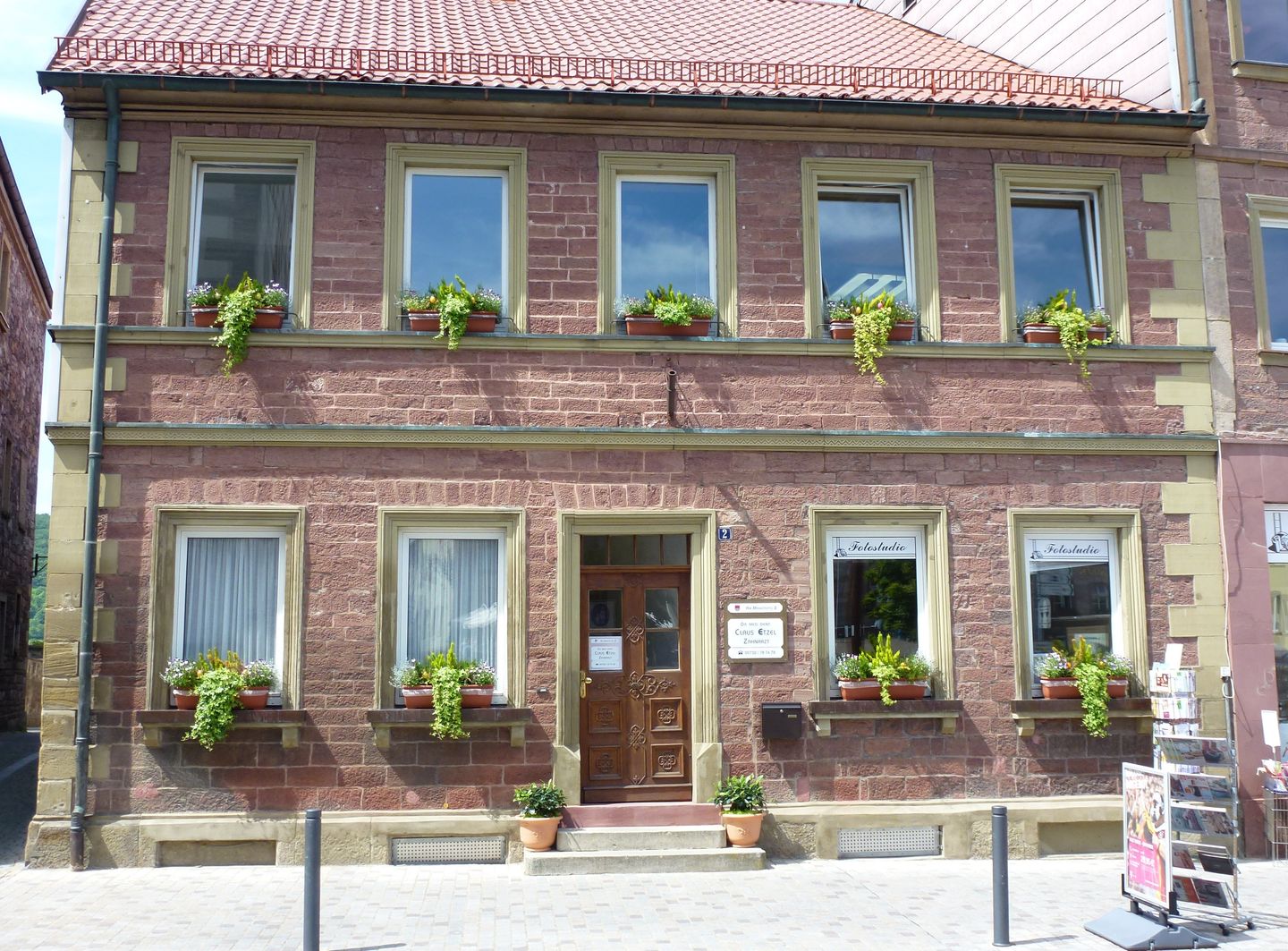 Zahnarztpraxis Dr. Etzel, Am Marktplatz 2 in Hammelburg