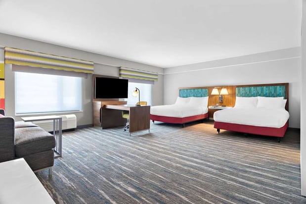 Images Hampton Inn & Suites  Chicago Medical District UIC